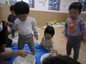 雪が降った日の子どもたち