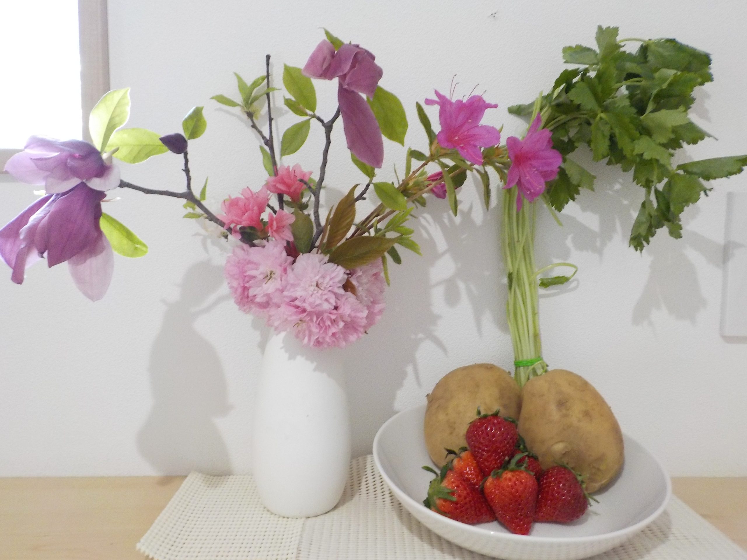 【4月室内装飾】季節の花・食材