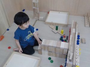 室内遊びのようす(そら組)